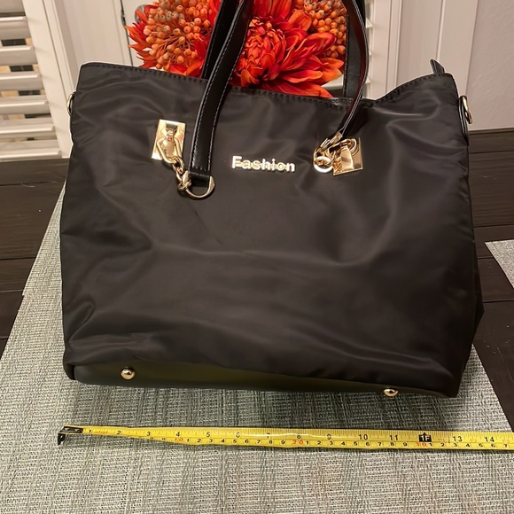 Fashion Black Tote - Picture 2 of 3